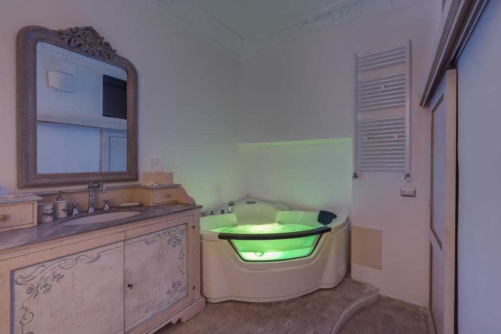 Colonna Suite - Rome Spanish Steps Suite & Spa Apartment *